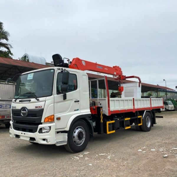 Cho thuê xe tải Hino 3 tấn gắn cần cẩu Unic có giỏ nâng người Cho thuê xe tải Hino 3 tấn gắn cần cẩu Unic có giỏ nâng người