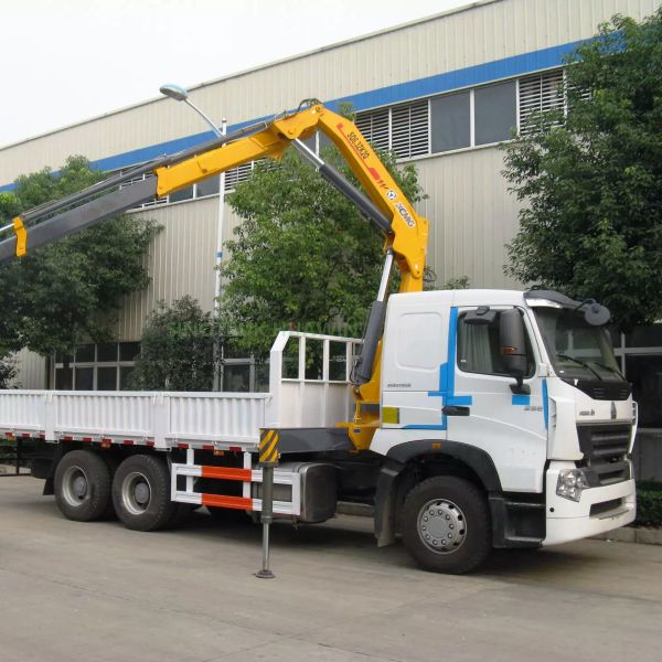 Cho thuê xe tải Howo 25 tấn gắn cần cẩu Knuckle Boom Cho thuê xe tải Howo 25 tấn gắn cần cẩu Knuckle Boom