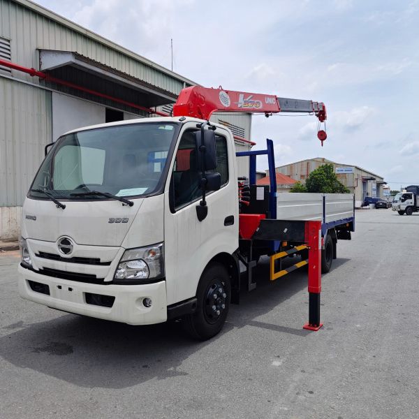 Cho thuê xe tải Veam 5 tấn gắn cần cẩu Unic 3 khúc Cho thuê xe tải Veam 5 tấn gắn cần cẩu Unic 3 khúc