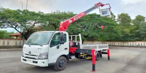 Cho Thuê Xe Cẩu Nâng Người Lên Cao Đến 50 Mét Để Phục Vụ Thi Công Cho Thuê Xe Cẩu Nâng Người Lên Cao Đến 50 Mét Để Phục Vụ Thi Công
